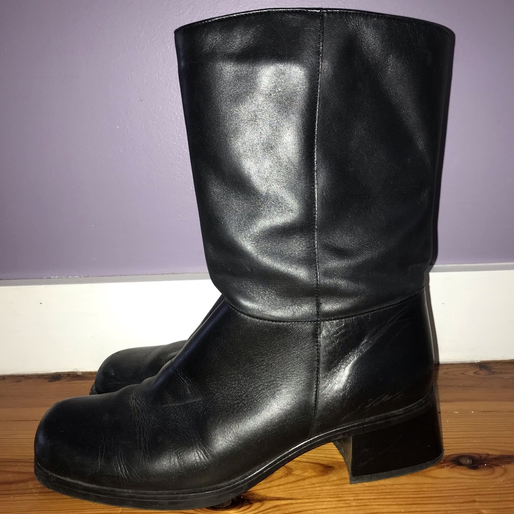 Black boots!